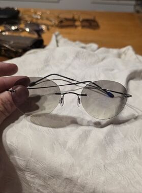 Round Rimless Sunglasses in Light Gray